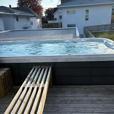 Entire With Pool And Garden Βίλα *