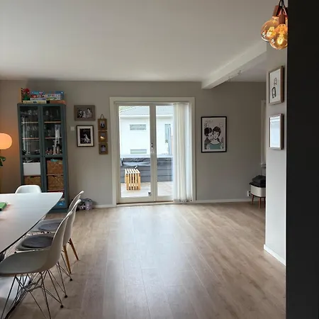 Entire With Pool And Garden Villa Alesund