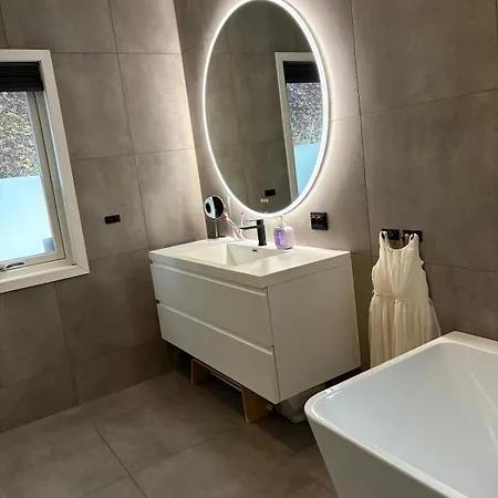 Villa Entire With Pool And Garden Alesund