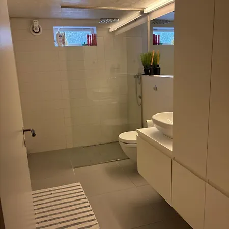 Entire With Pool And Garden Βίλα